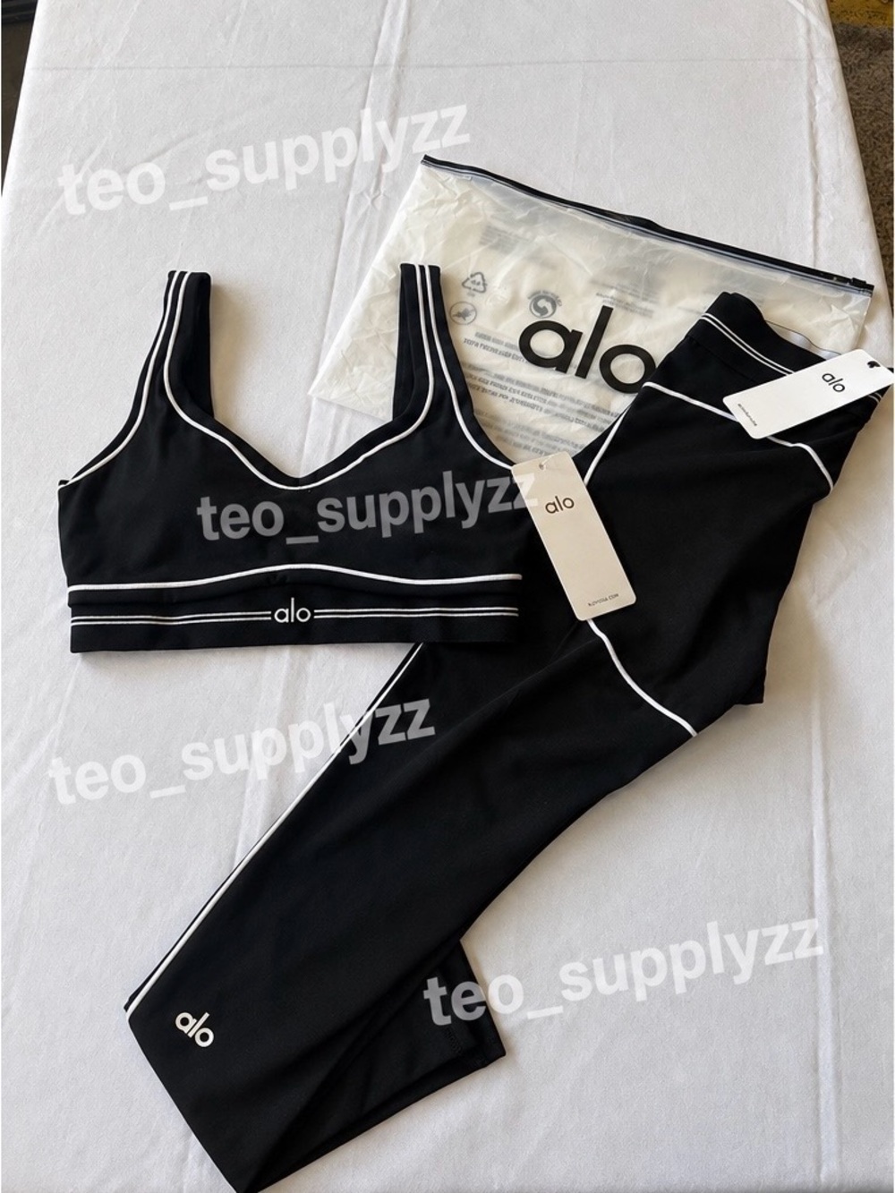 Small Black Alo yoga set